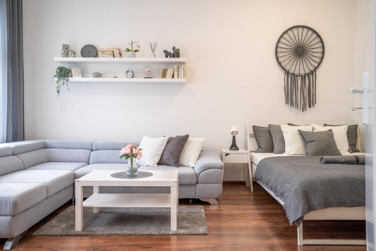 Family Apartment *